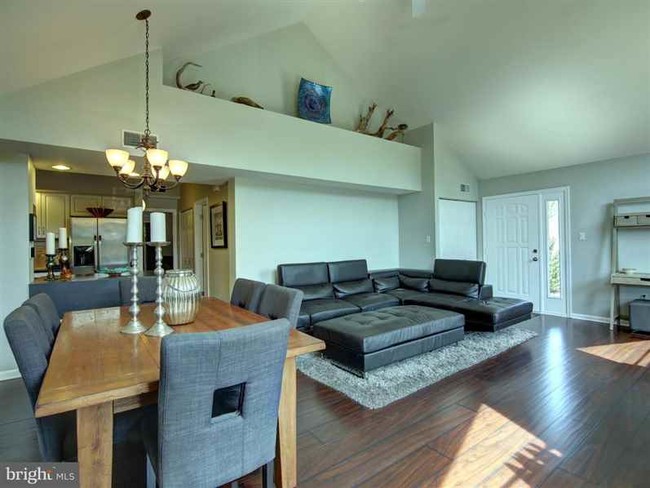 Building Photo - 1009 Cherrington Dr