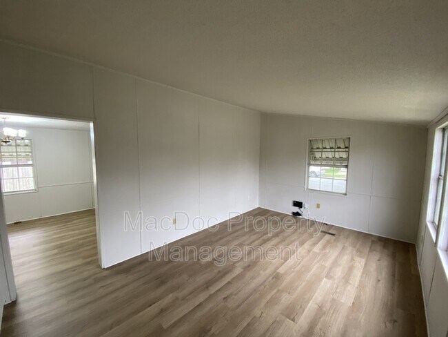 Foto del edificio - 900 White St