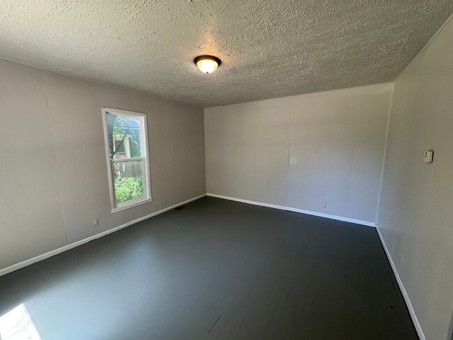 Foto del edificio - $795 - 2 bed 1 bath - Single Family Home