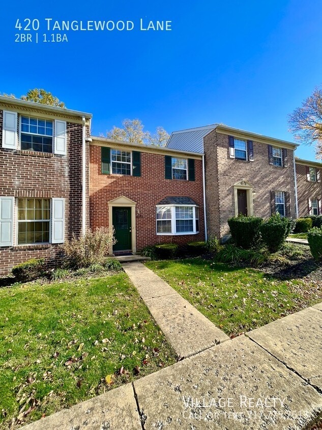 Foto principal - Spacious 2-BR Townhome in Dallastown Schoo...