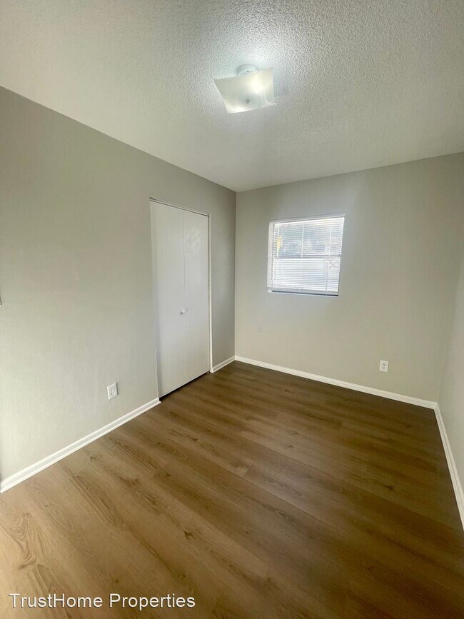 Foto del edificio - 4 br, 1 bath House - 4824 Turnbull Drive