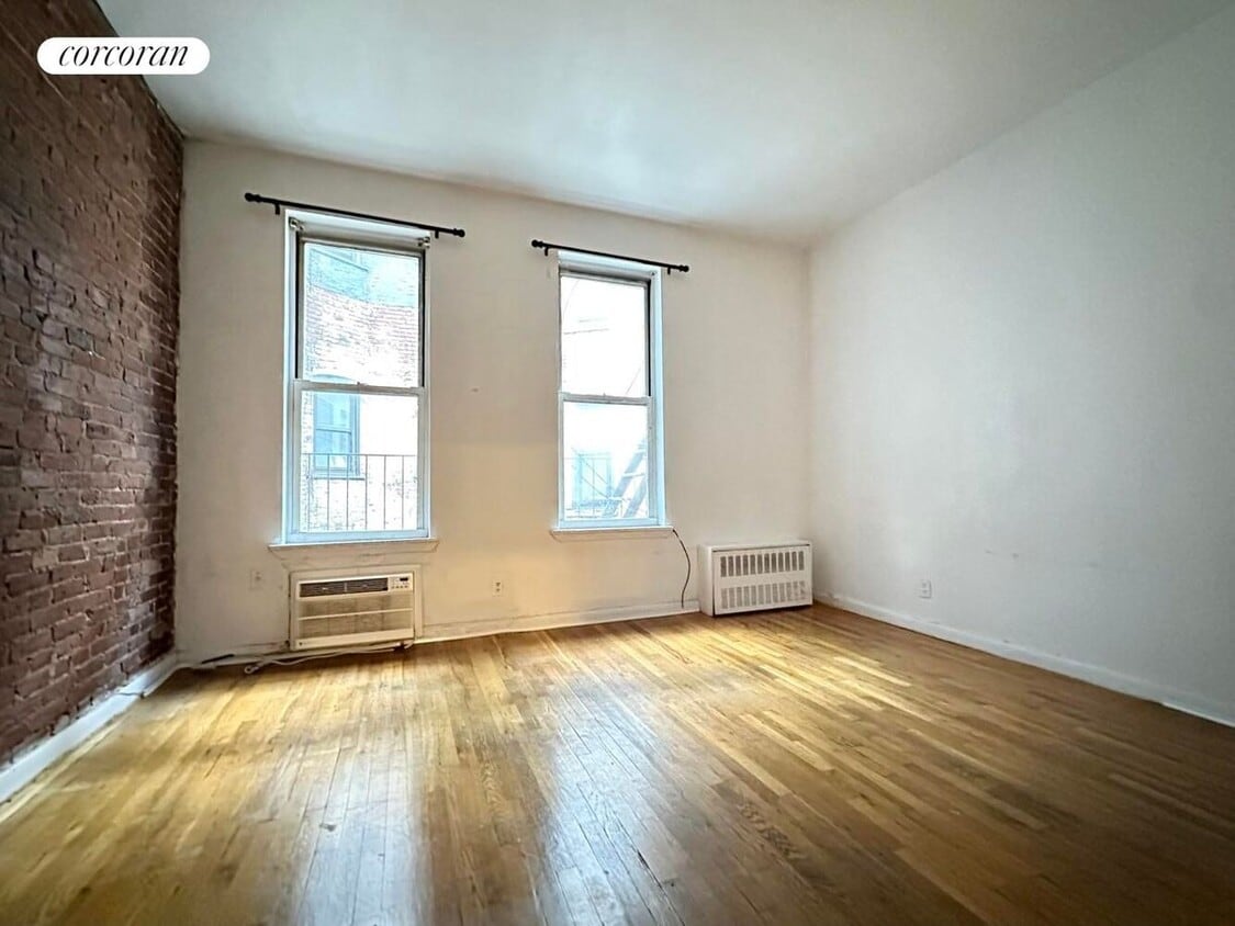 Primary Photo - 1670 York Ave