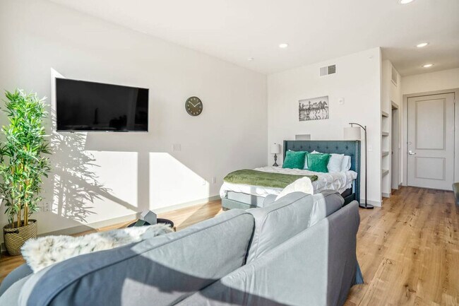 Foto del edificio - 1111 Shepherd Dr