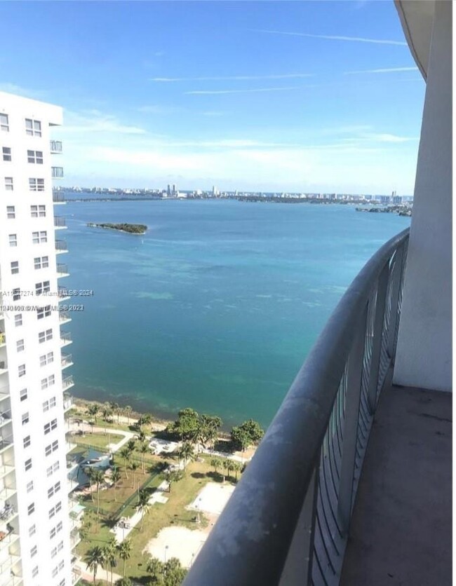 Foto del edificio - 1750 N Bayshore Dr