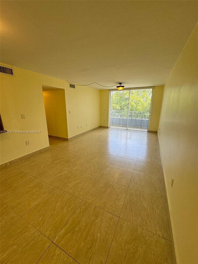 Foto del edificio - 8201 NW 8th St
