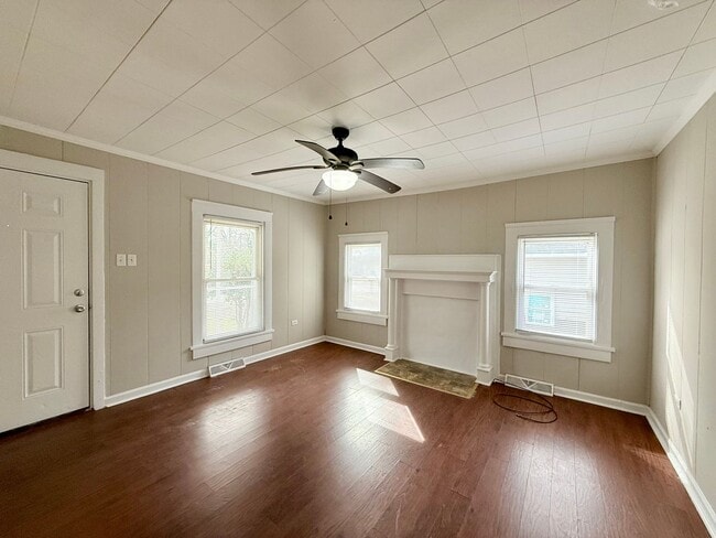 Building Photo - 409 N Crigler St