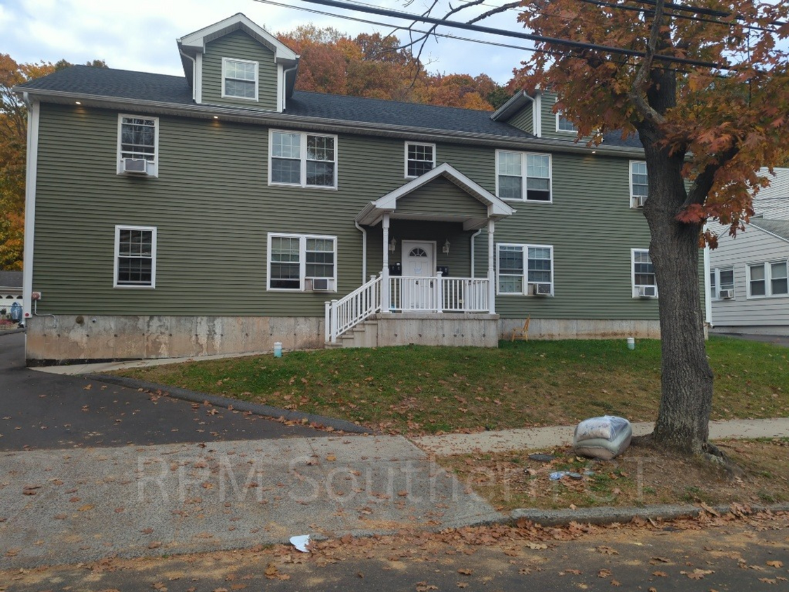 Primary Photo - Charming 2-Bedroom, 1-Bathroom Rental Acce...