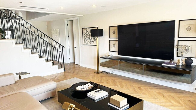 Building Photo - 4312 NE 22nd Ave