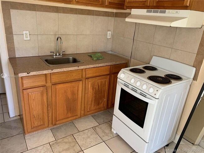 Building Photo - 2120 NW 4th St