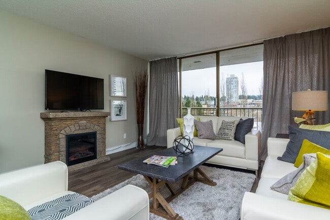 Photo du bâtiment - Lougheed Village - Tower West