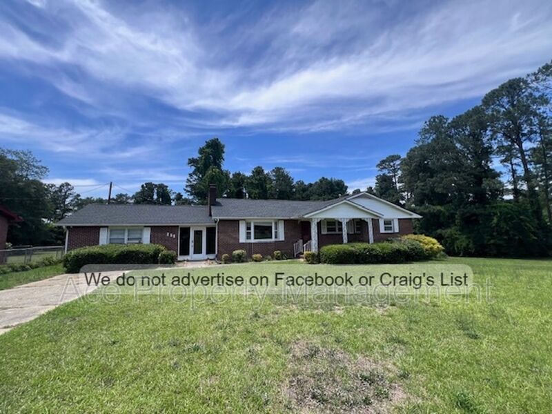 Primary Photo - 255 Greenbriar Dr