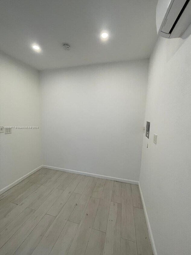 Foto del edificio - 6560 Sheridan St