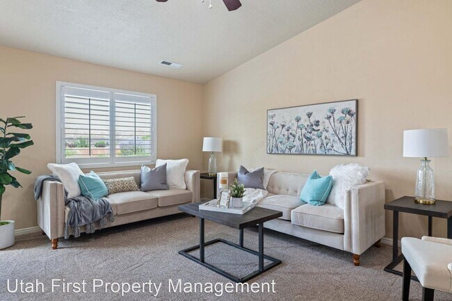 Building Photo - 4 br, 2 bath House - 904 N 300 W