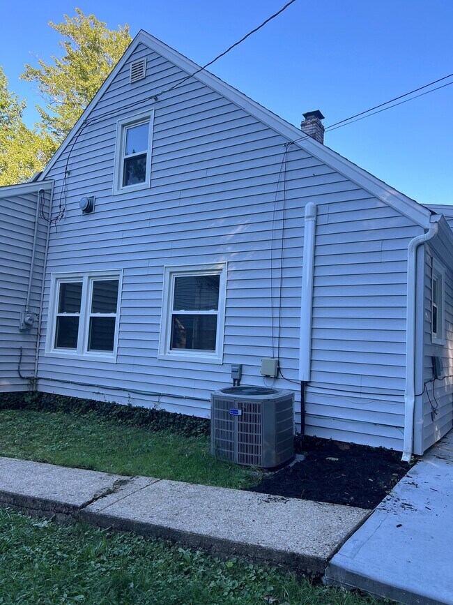Building Photo - 1026 Renfield Rd