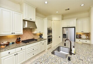 Building Photo - 13117 Stoneleigh Terrace Dr