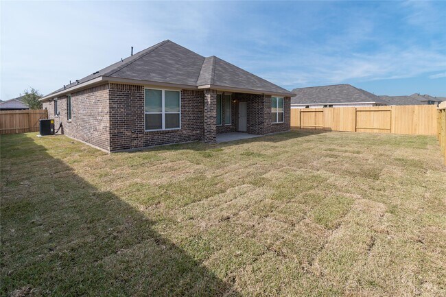 Foto del edificio - 21614 Tea Tree Olive Pl