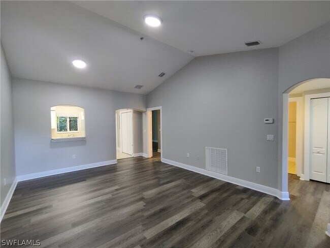 Foto del edificio - 4154 Castilla Circle