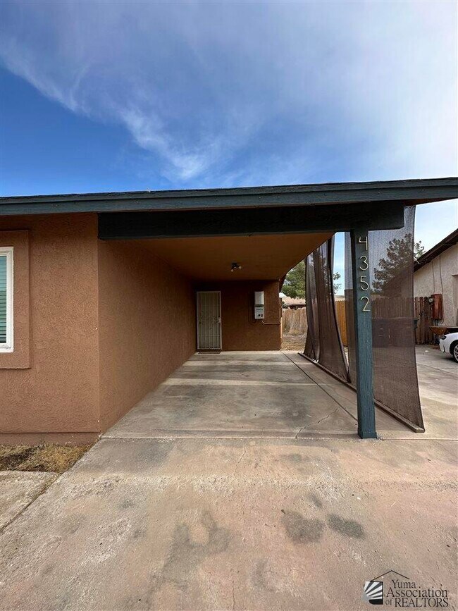 Foto del edificio - 4352 W 18th St
