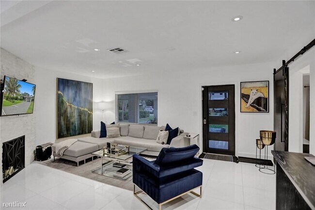 Foto del edificio - 3 br, 2 bath House - 545 NE 13th Ave