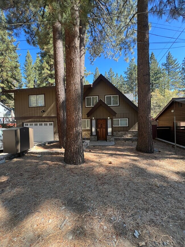 Foto del edificio - 933 Edgewood Cir