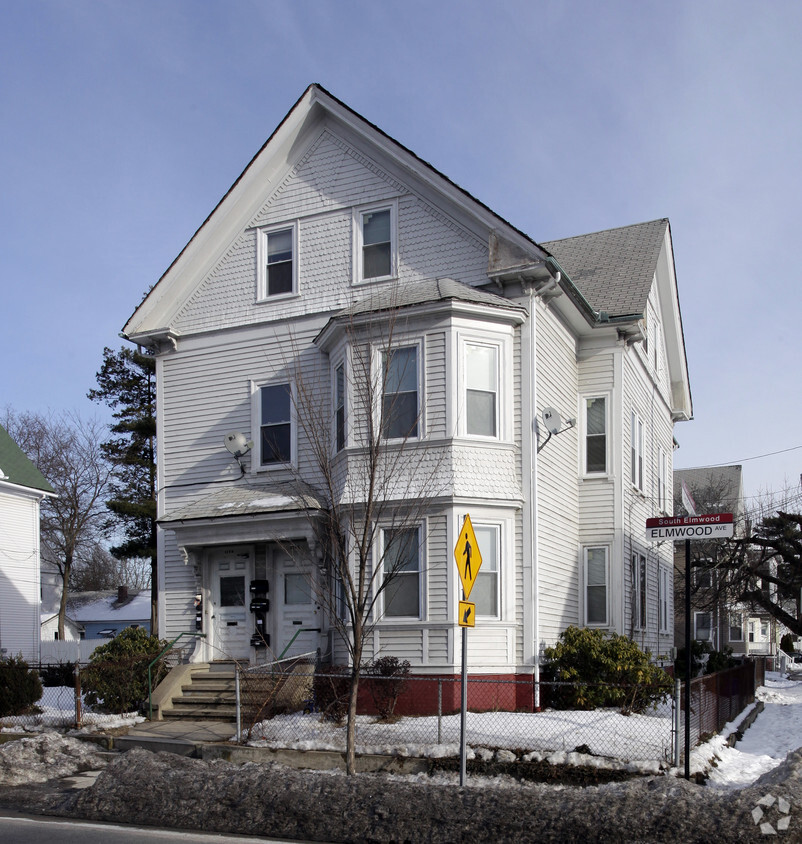 Foto principal - 1178-1180 Elmwood Ave
