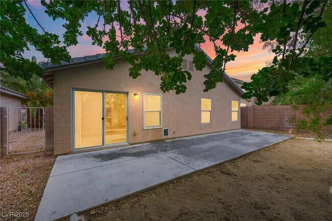 Foto del edificio - 5025 Ropers Rock Ct