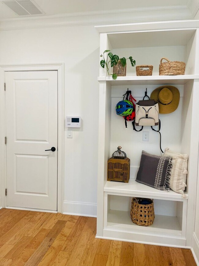 Foto del edificio - Spacious 4BR Townhome in Alpharetta