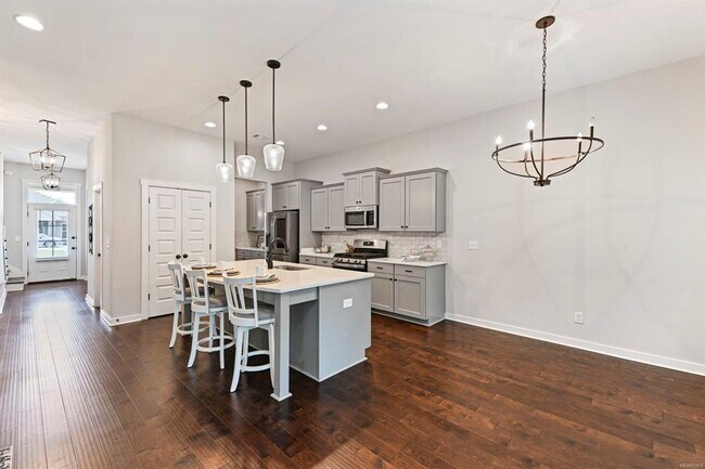 Foto del edificio - 731 Hedgefield Way