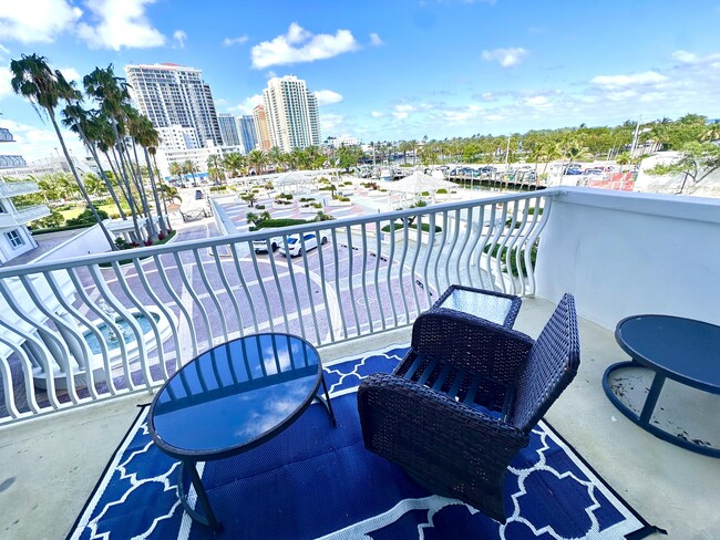 Building Photo - 1 Las Olas Cir