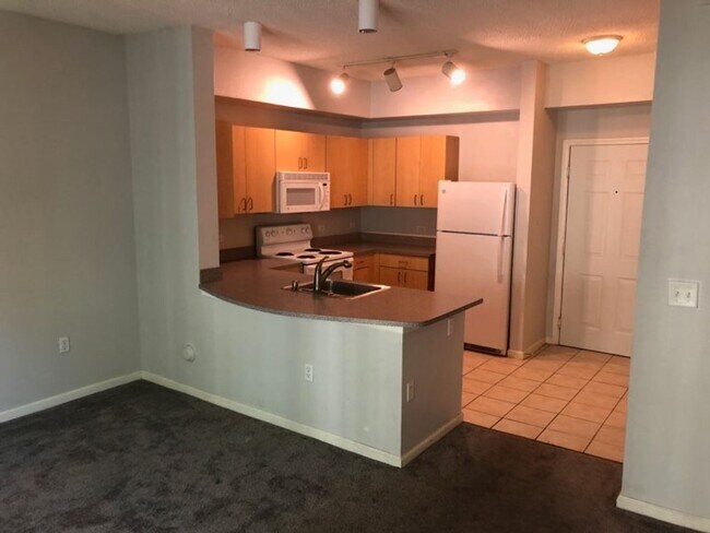 Foto del edificio - Beautiful 1/1 condo with great amenities