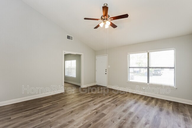 Building Photo - 5918 Catalina Sunrise Dr