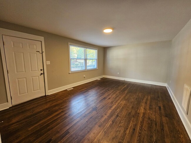 Building Photo - 538 W Weatherspoon St