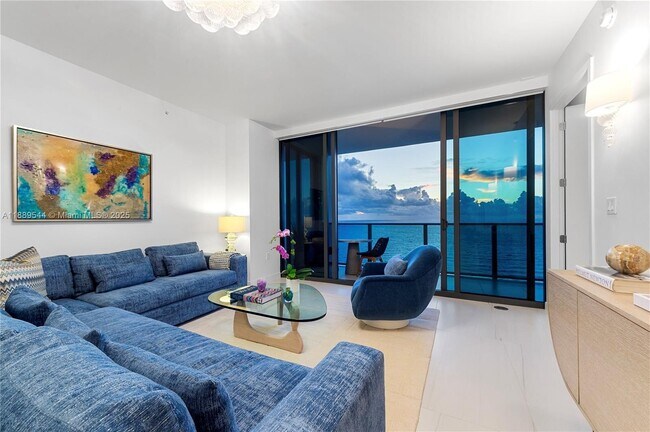 Foto del edificio - 900 N Ocean Blvd
