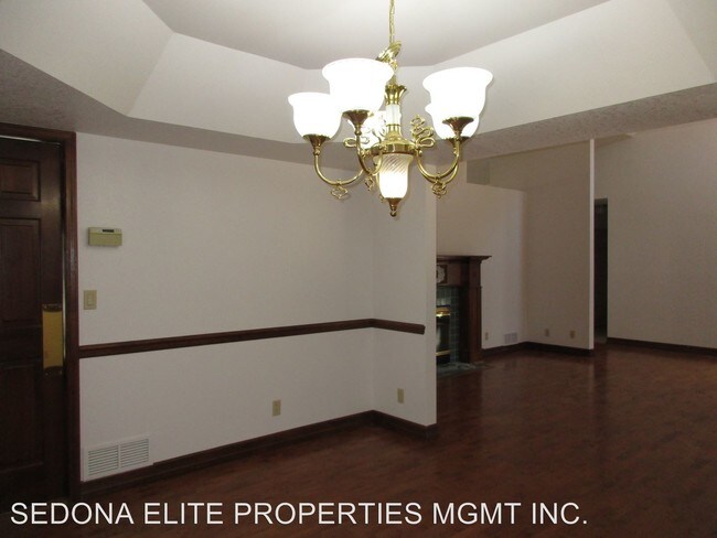 Building Photo - 3 br, 2.5 bath House - 120 YAVAPAI TRAIL