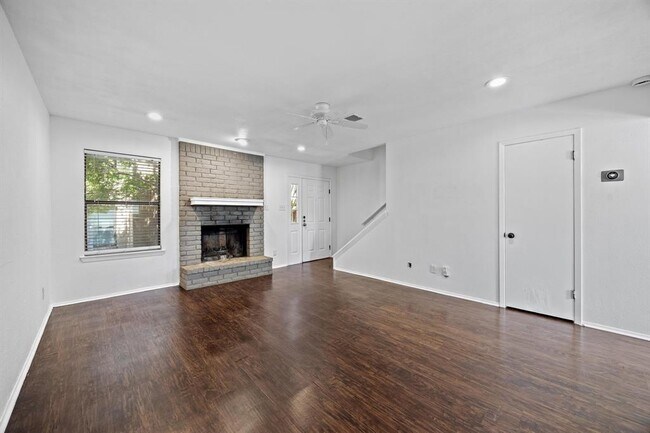 Foto del edificio - 802 Banister Ln