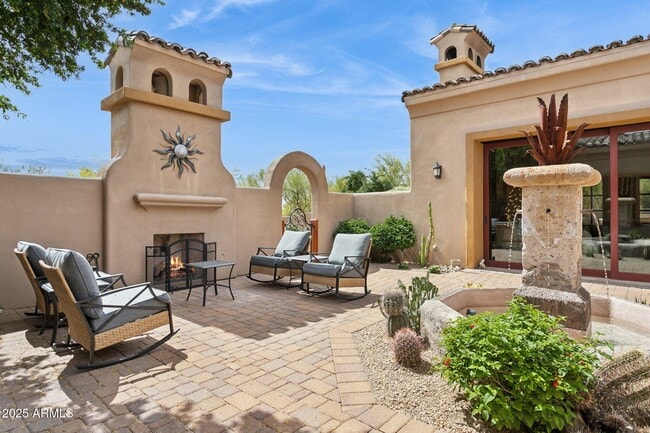 Building Photo - 8520 E Via Montoya