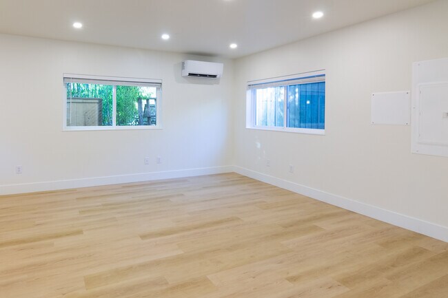 Foto del edificio - 6547 26th Ave NW