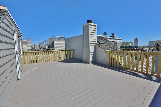 Foto del edificio - Beachfront Community! Condo w/Rooftop Deck...