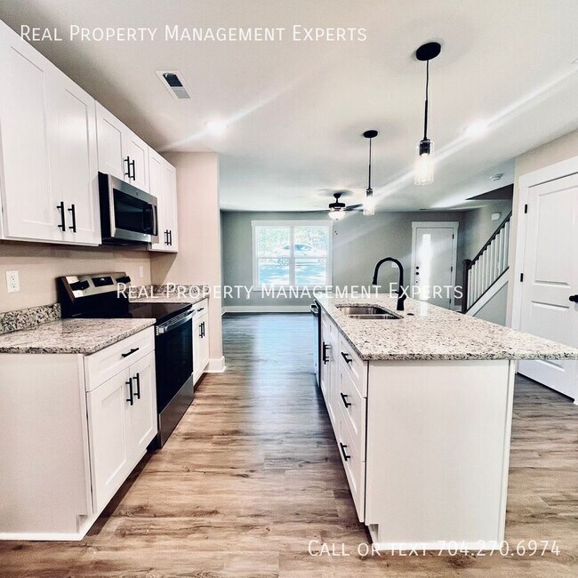 Foto del edificio - 412 N Scruggs St