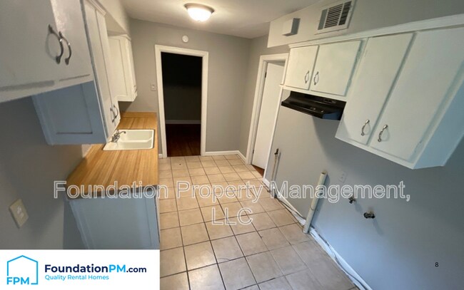 Building Photo - 5262 Cottonwood Rd