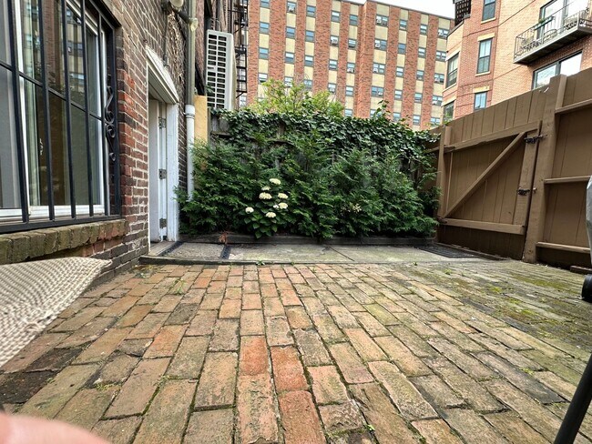 Foto del edificio - Back Bay 3 Bed Available Now