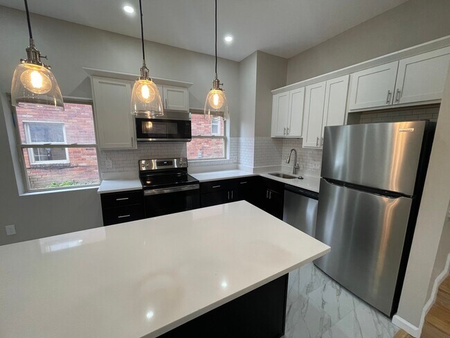 Building Photo - 3837 Beechwood Blvd