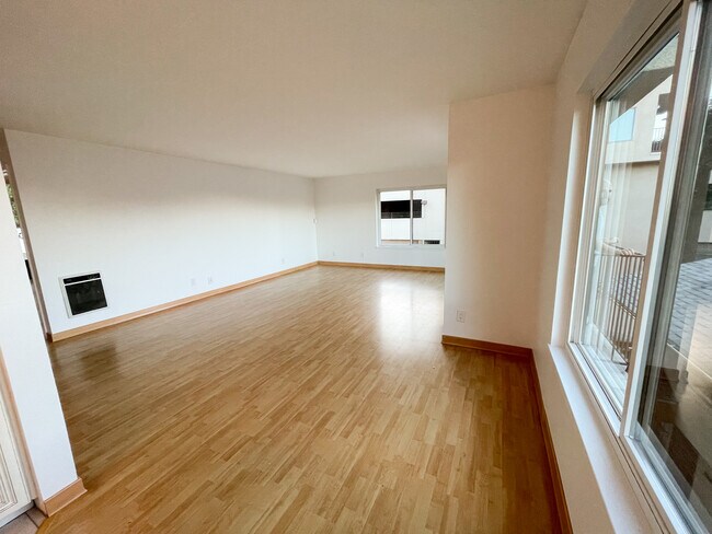 Foto del edificio - 4242 6th Ave