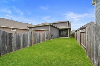 Building Photo - 18419 Blue Hollow Heights Dr