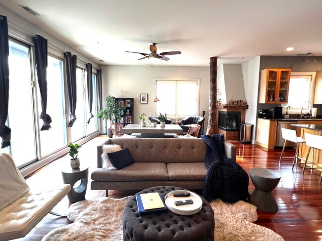 Great Room - 1151 N Damen Ave