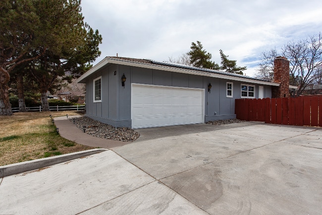 Building Photo - 7050 Pembroke Dr