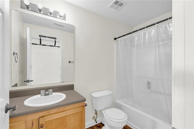 Building Photo - 1431 Harts Ridge Dr