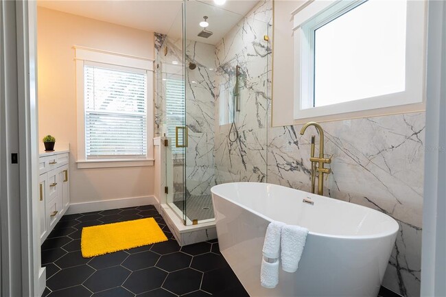 Building Photo - 507 E Paris St