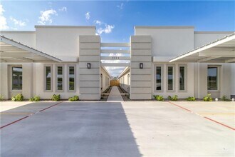 Building Photo - 3024 Stark Rd