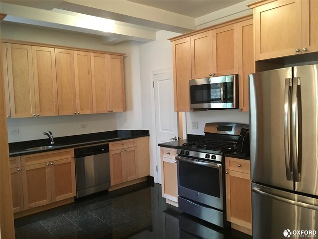 Building Photo - 115 E 92nd St